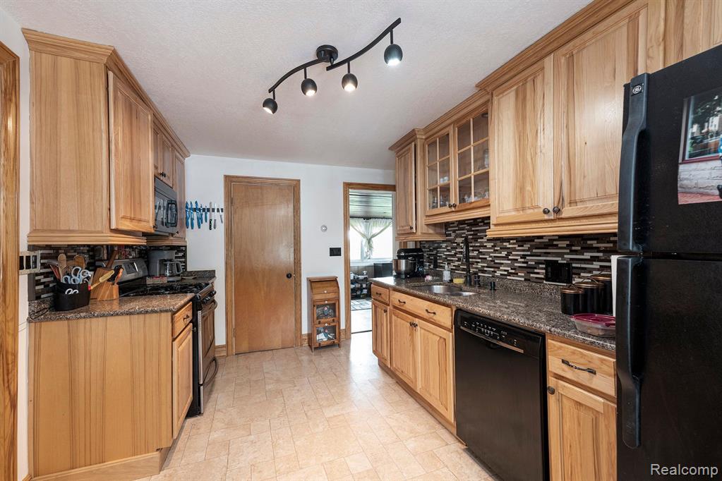 74645 Burk Street, Armada, MI — Photo 14