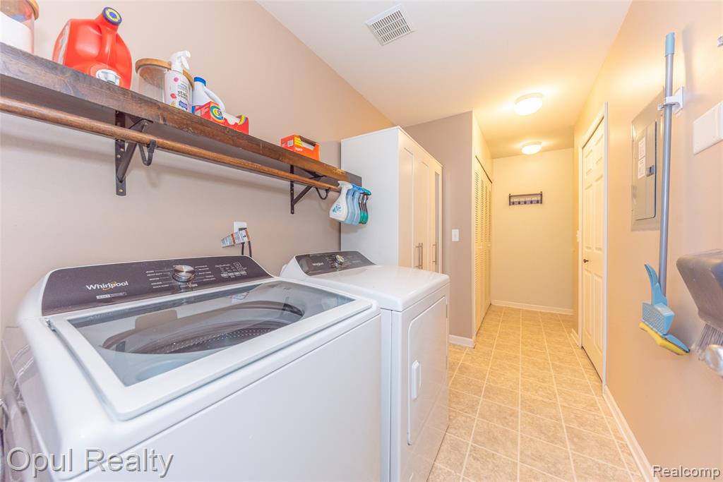 11698 Farmington Road, Livonia, MI, 48150