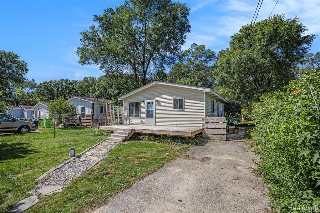 5355 Lake Grove Drive, White Lake, MI 48383 — Photo 6