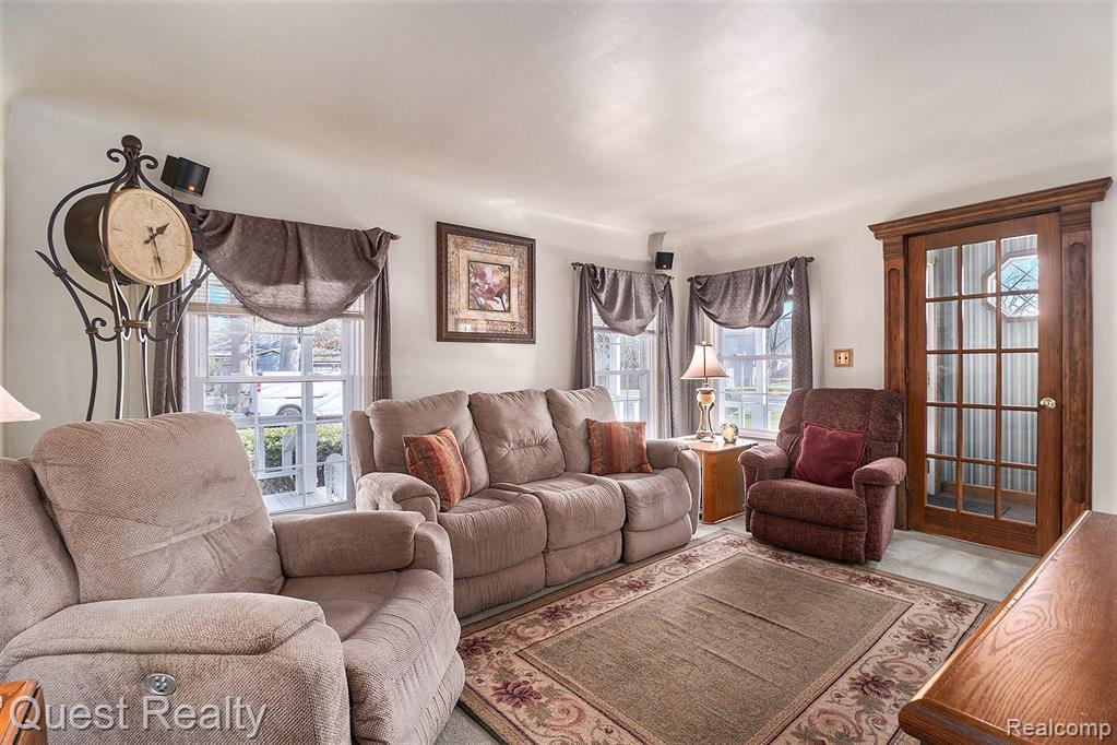 7000 WILLIAMS LAKE Road, Waterford, MI 48329 — Photo 12