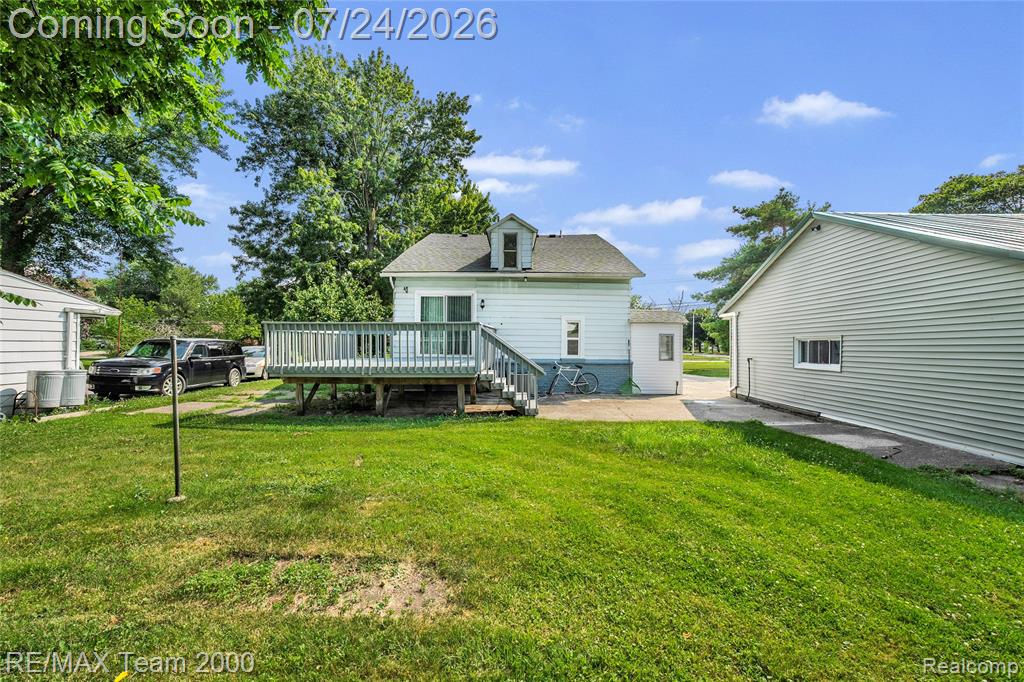 19615 Eastwood Drive, Harper Woods, MI 48225 — Photo 45