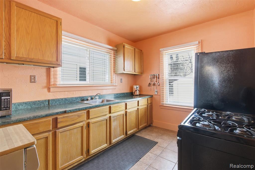 3805 Seneca Street, Detroit, MI 48214 — Photo 9