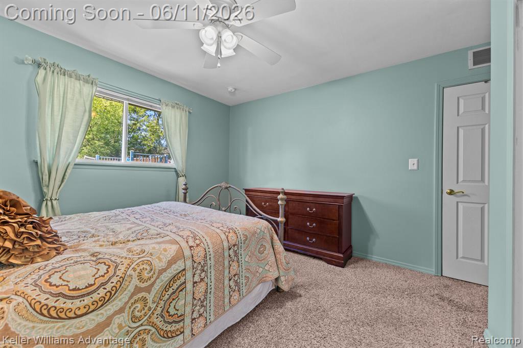 6589 Doyon Drive S, Waterford, MI 48327 — Photo 16