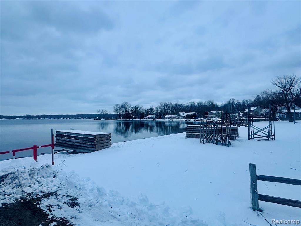 8092 Halfway Drive, Brighton, MI 48116 — Photo 5