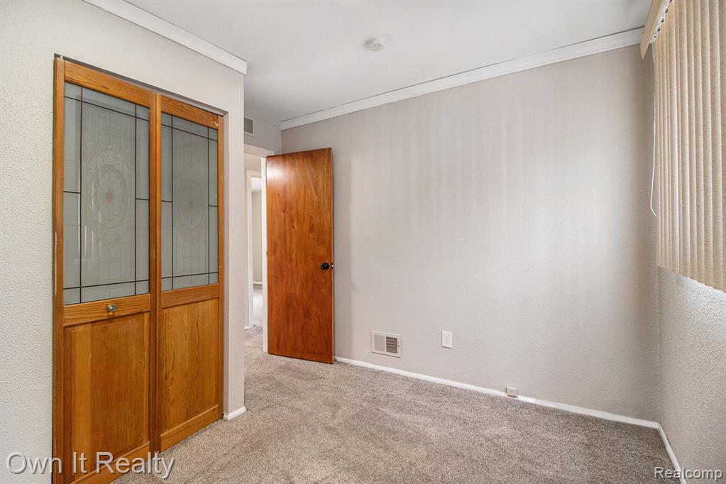 4992 MCKINLEY Street, Dearborn Heights, MI 48125 — Photo 20