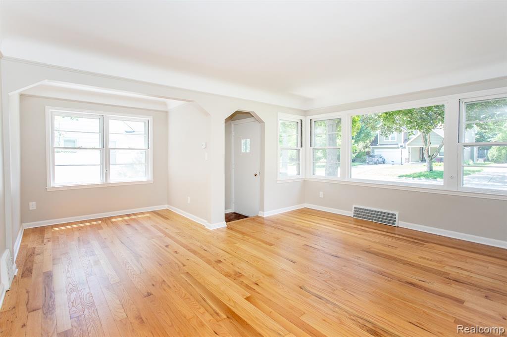 4056 Robina Avenue, Berkley, MI 48072 — Photo 5