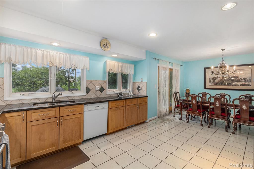 3420 Sussex Court, Ann Arbor, MI 48108 — Photo 10