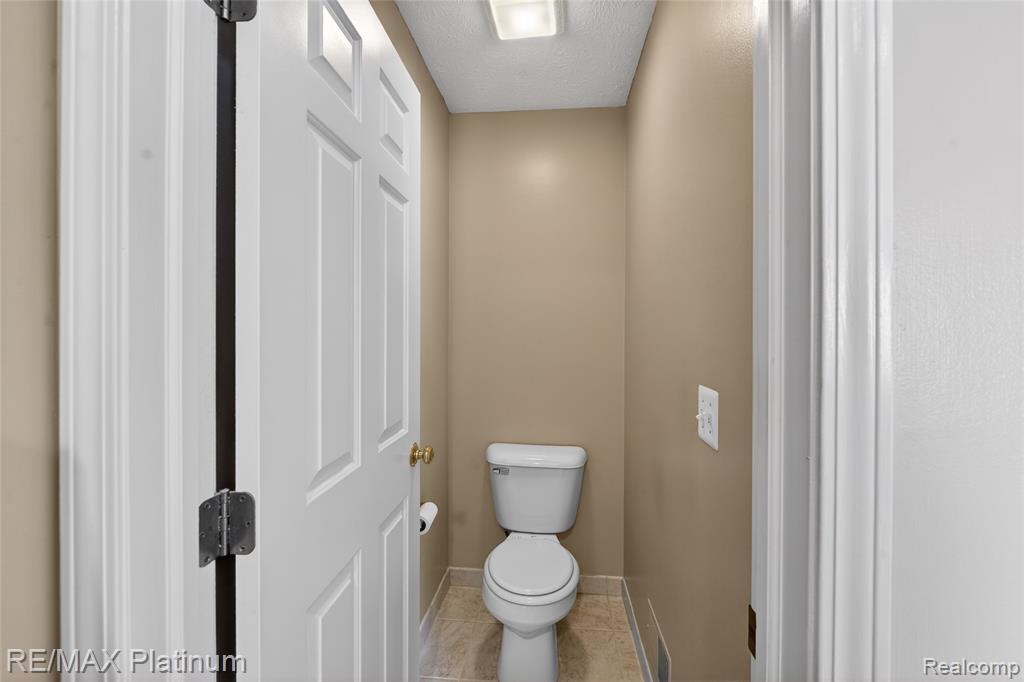 1408 Morning Mist Drive, Howell, MI 48843 — Photo 33