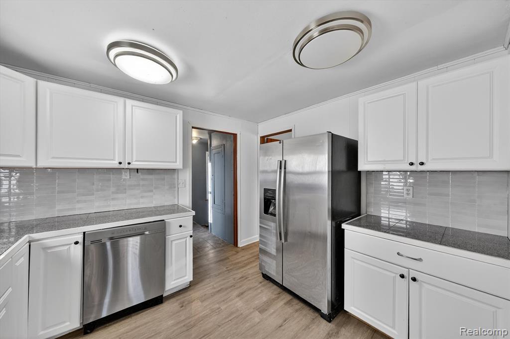 913 Cedar Street, St. Clair, MI 48079 — Photo 9