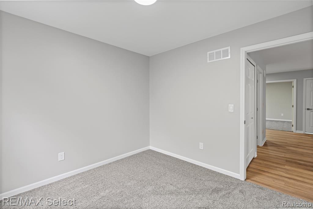 708 Wilberforce Drive, Flint, MI 48503 — Photo 17