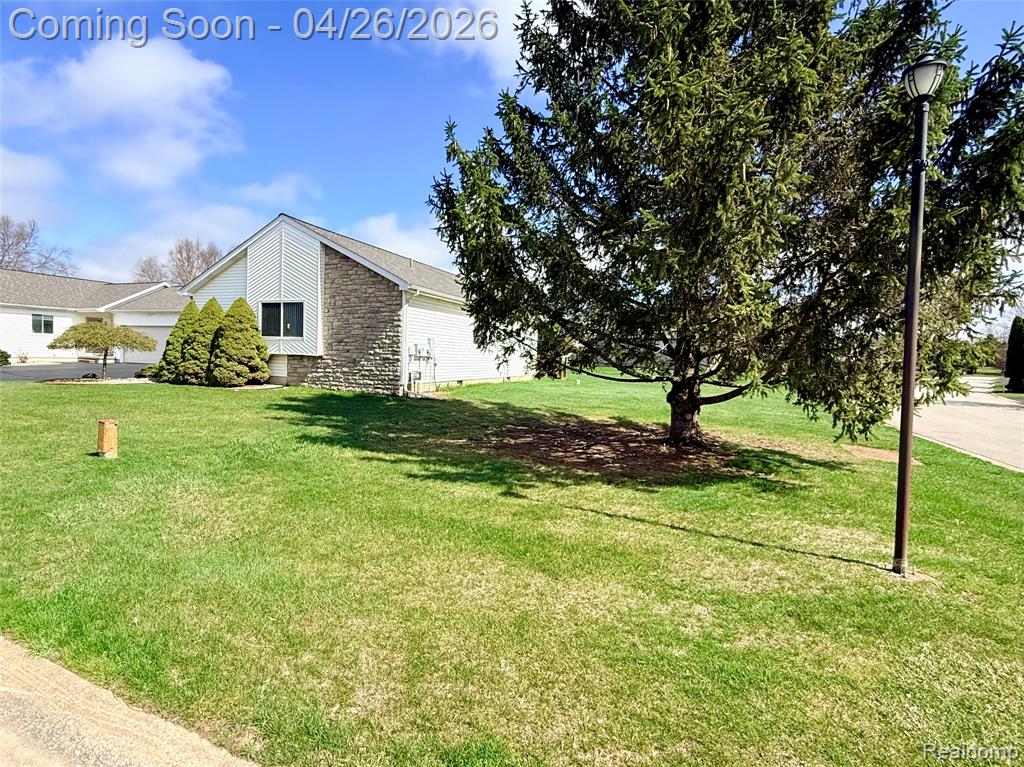 7192 Hawthorne Circle, Goodrich Vlg, MI — Photo 2