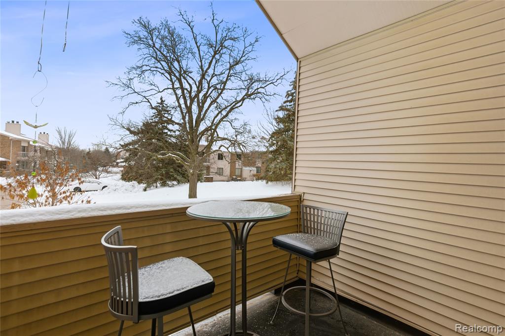 6700 Ridgefield Circle, 201, West Bloomfield, MI — Photo 20