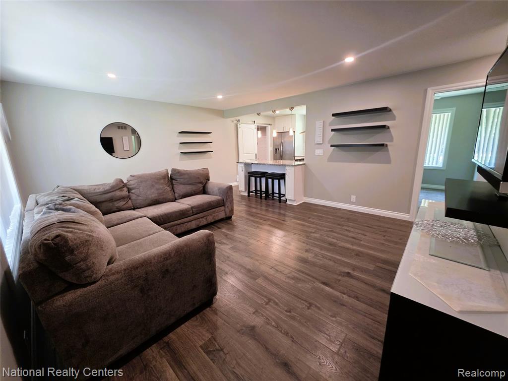 215 Almont Avenue, Almont, MI 48003 — Photo 6
