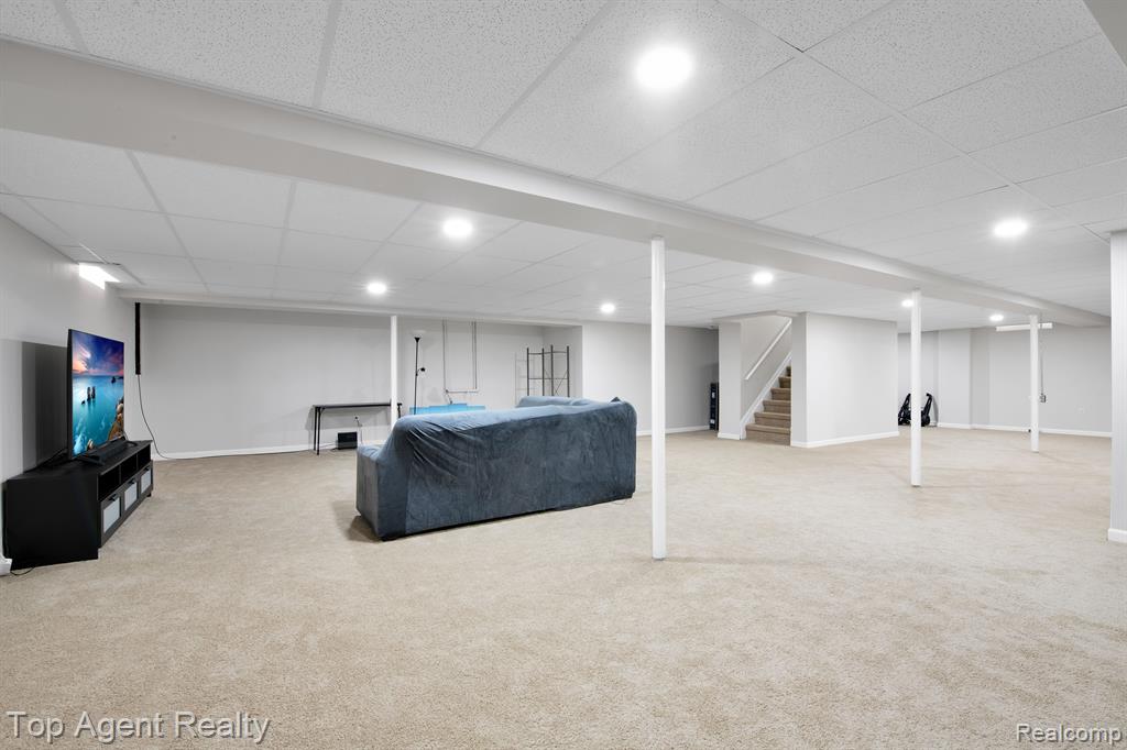 42185 KINGSLEY Drive, Clinton Twp, MI 48038 — Photo 24