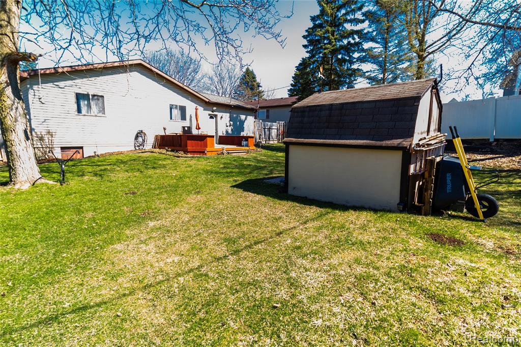 230 E Oregon Street, Lapeer, MI 48446 — Photo 23