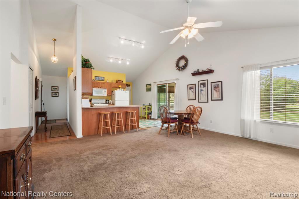 7221 Hawthorne Circle, Goodrich Vlg, MI — Photo 10