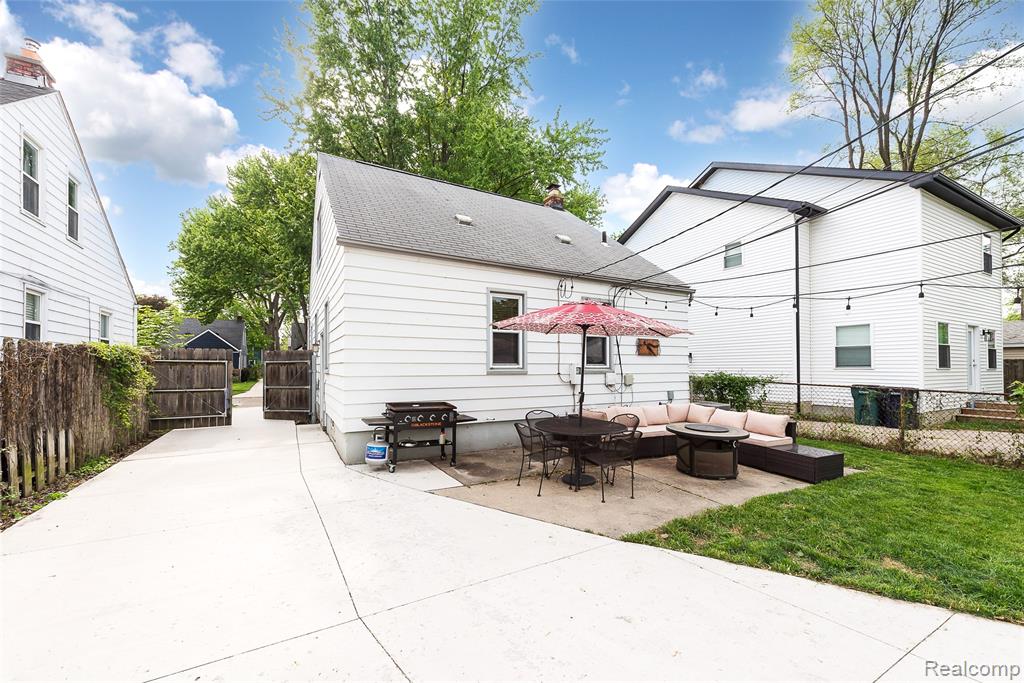 417 Helene Avenue, Royal Oak, MI 48067 — Photo 34