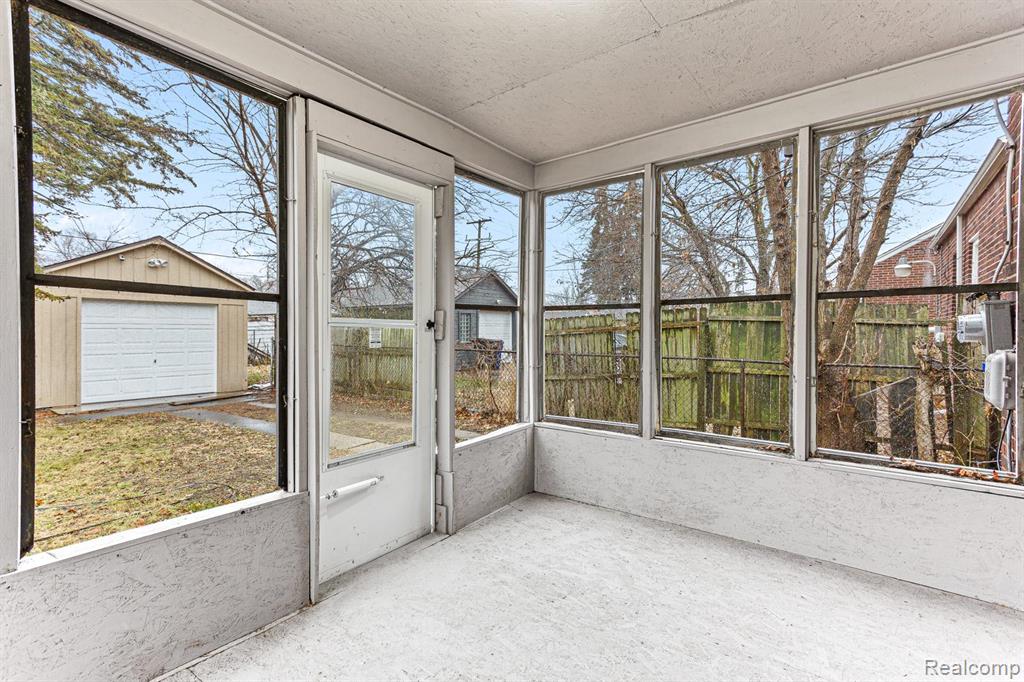 9500 Lakepointe Street, Detroit, MI 48224 — Photo 14