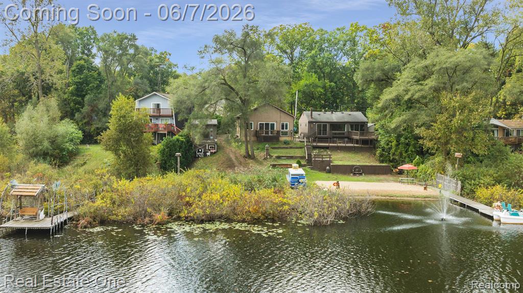 200 E CANYON Drive, Milford, MI 48380 — Photo 2