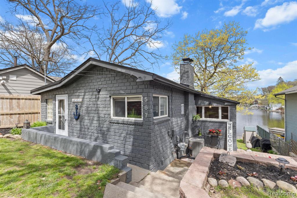 567 Bellevue Avenue, Lake Orion, MI 48362 — Photo 2