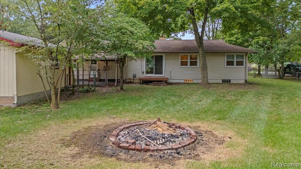 6891 Somerset Drive, Brighton, MI 48116 — Photo 25