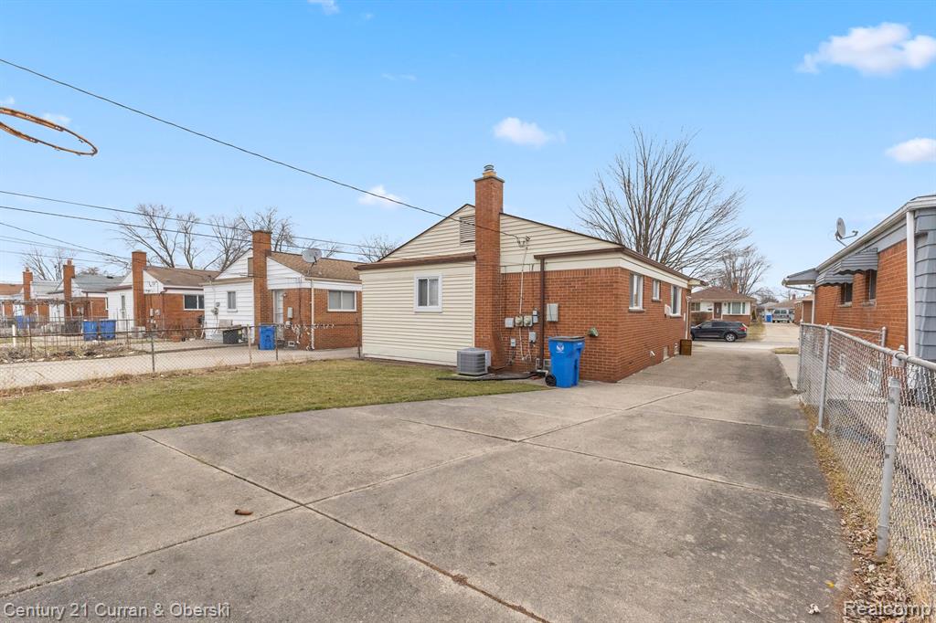 6483 COLONIAL Street, Dearborn Heights, MI 48127 — Photo 30