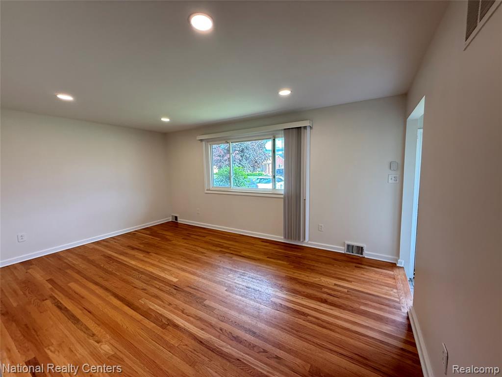 8981 Shannon Drive, Sterling Heights, MI 48314 — Photo 6
