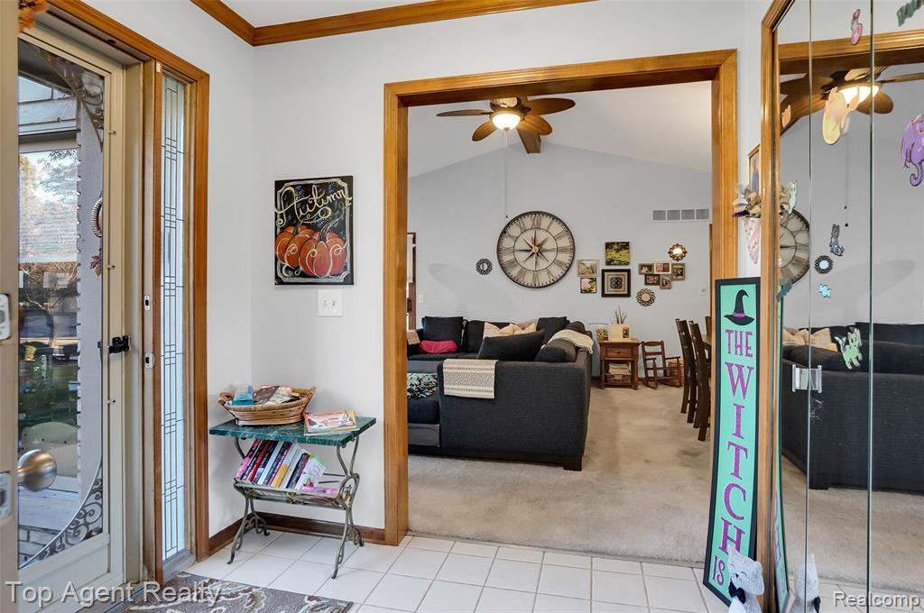 43058 W Kirkwood Drive, Clinton Twp, MI 48038 — Photo 6