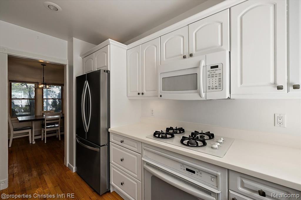 524 Oakland Avenue, Birmingham, MI 48009 — Photo 18