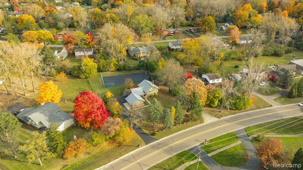 5731 FARMINGTON Road, West Bloomfield, MI — Photo 48