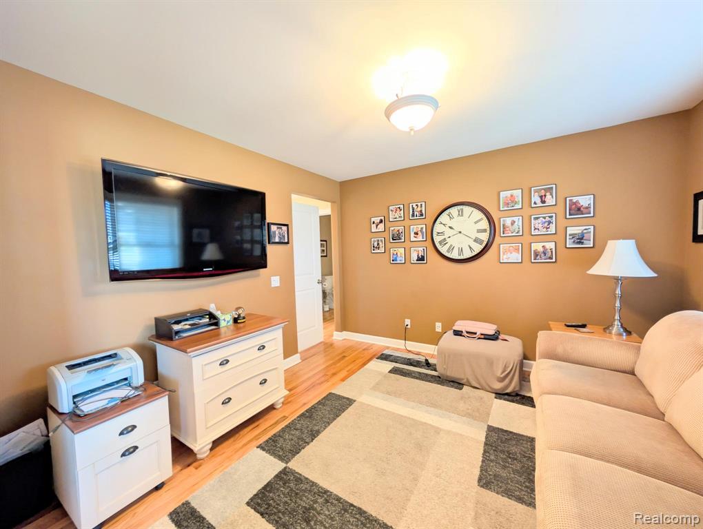 5441 Meadow Creek Court, Flint, MI 48532 — Photo 7