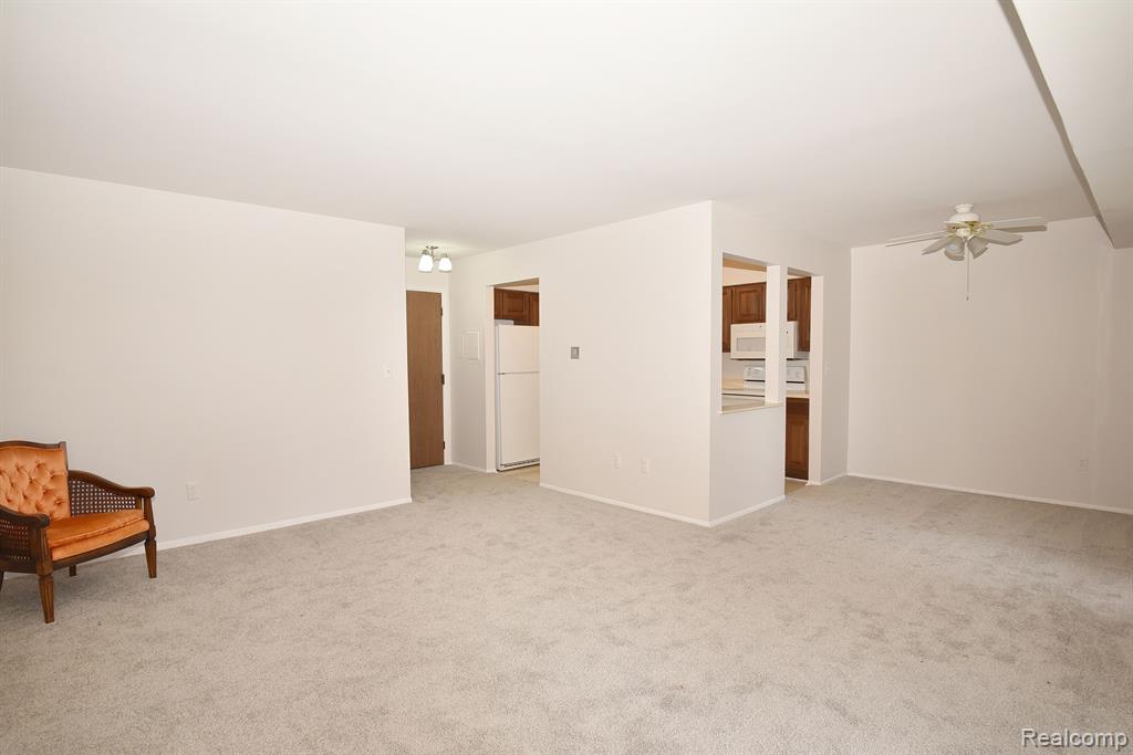 30475 W 14 Mile Rd, 74, Farmington, MI 48334 — Photo 7