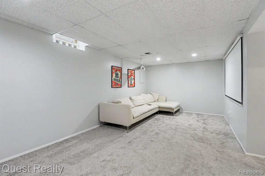 5673 Drake Hollow W Drive W, West Bloomfield, MI — Photo 25