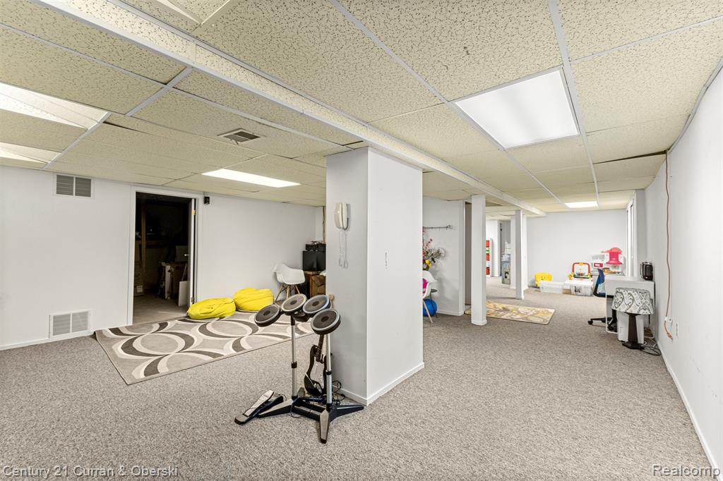 5084 Champlain Circle, West Bloomfield, MI 48323 — Photo 38