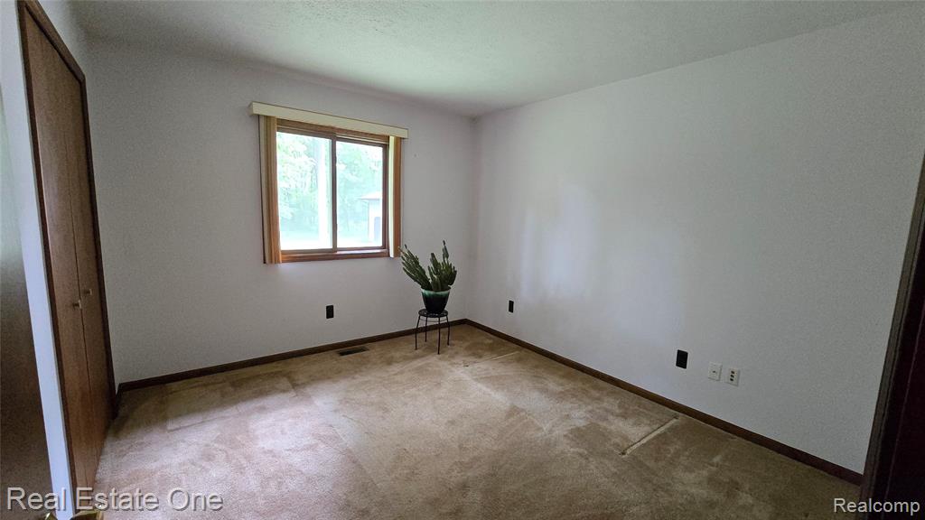 8950 Wise Road, Commerce Twp, MI 48382 — Photo 18