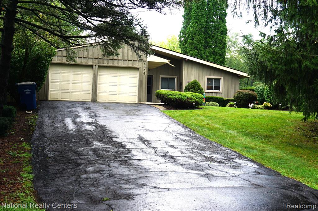 4858 GRANDVIEW Drive, Ypsilanti, MI 48197 — Photo 3