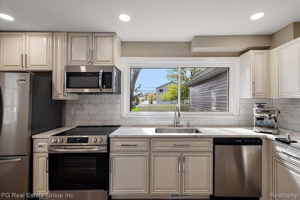 57 ORMSBY, Waterford, MI 48327 — Photo 18