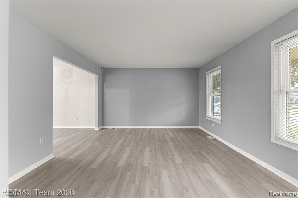 21717 Hildebrandt Drive, Flat Rock, MI 48134 — Photo 5