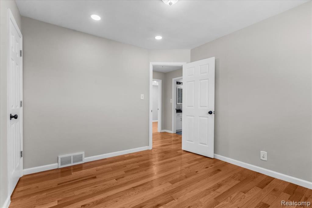 22631 Mylls Street, Saint Clair Shores, MI 48081 — Photo 13