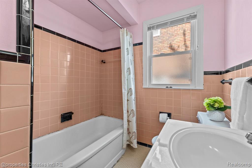 8442 HAZELTON Street, Dearborn Heights, MI 48127 — Photo 14