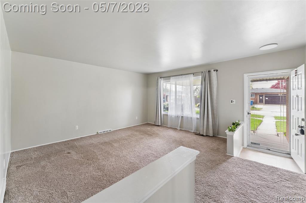 14053 April Lane, Warren, MI 48088 — Photo 13