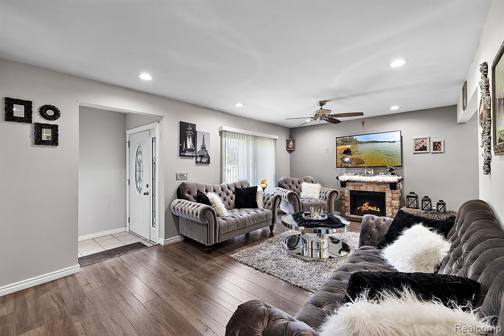 41951 UTICA Road, Sterling Heights, MI 48313 — Photo 10