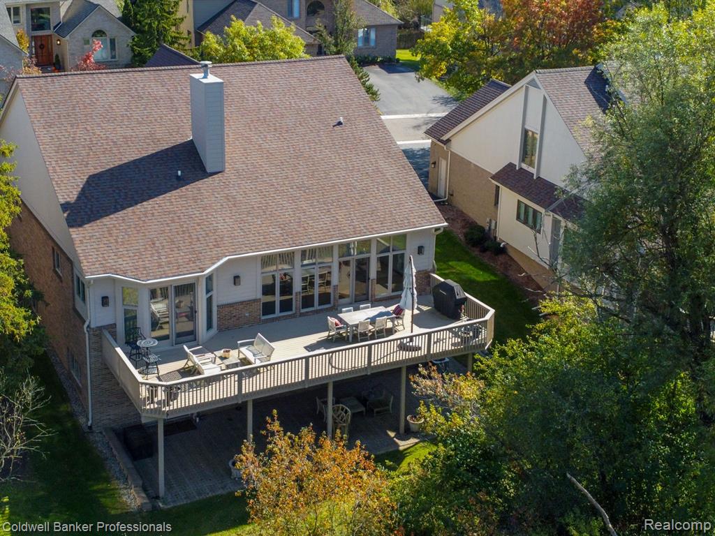 5040 OAKBROOKE Drive, West Bloomfield, MI 48323 — Photo 2