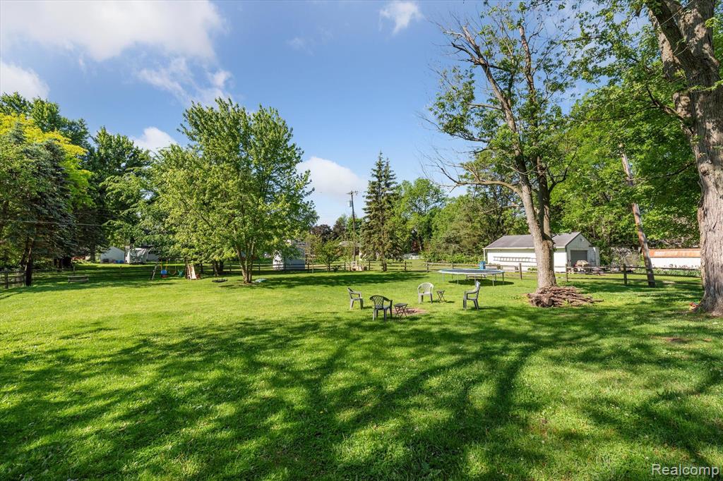 421 Ash Street, Carleton, MI 48117 — Photo 45