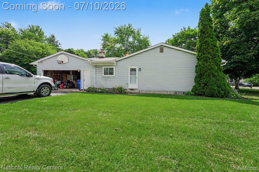 4771 Hatchery Road, Waterford, MI 48329 — Photo 24