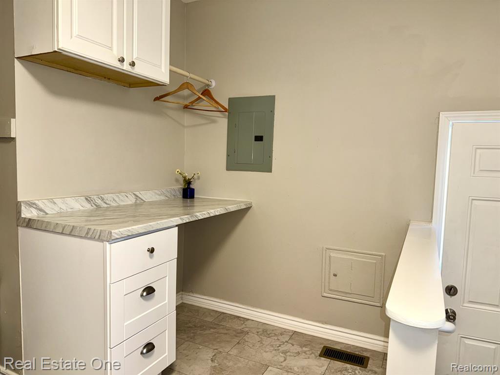 731 Stanley Avenue, Pontiac, MI 48340 — Photo 14