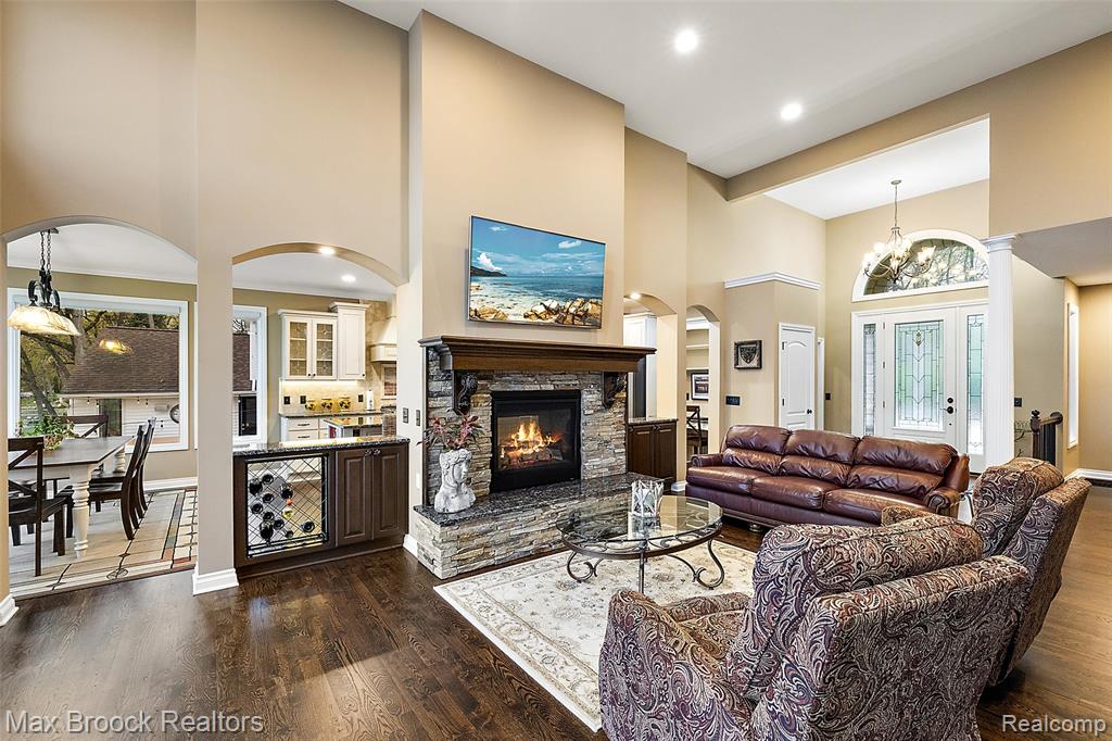 4353 Forest Avenue, Waterford, MI 48328 — Photo 7