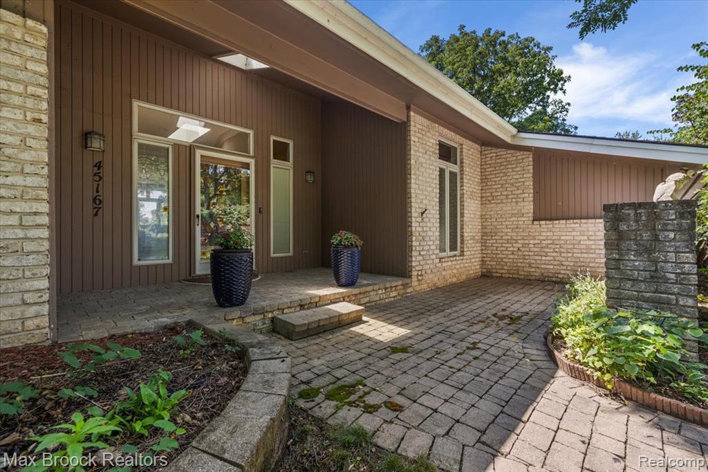 45167 9 Mile Road, Novi, MI 48167 — Photo 2
