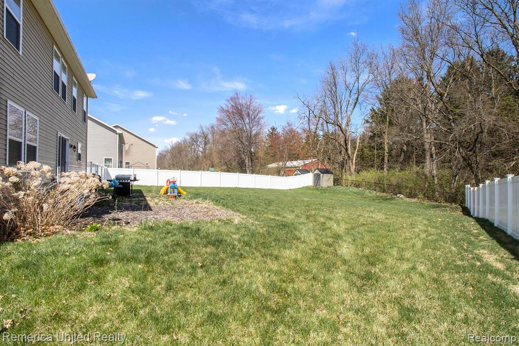 3652 AMBER OAKS Drive, Howell, MI 48855 — Photo 25