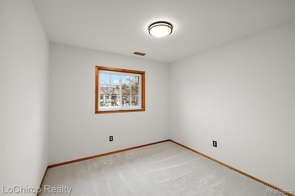 470 BALDWIN Avenue, Rochester, MI 48307 — Photo 18